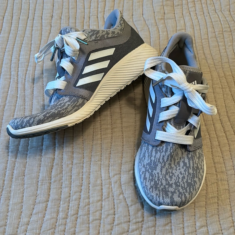 Adidas women’s tennis shoes